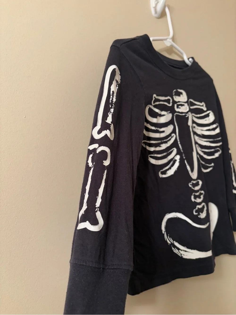Carter's Boys Black Long-Sleeve Skeleton Glow In The Dark Graphic Shirt Size 3T